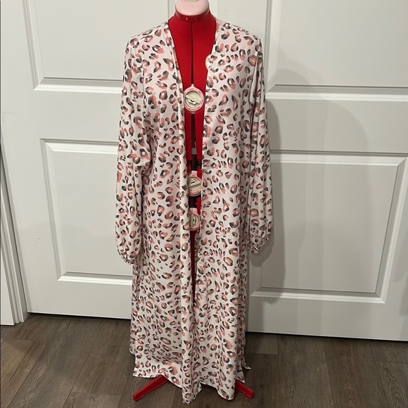 Honeyme Pink Cream Animal Print Leopard Floral Long Full-Length Kimono Size XXL - Picture 1 of 7